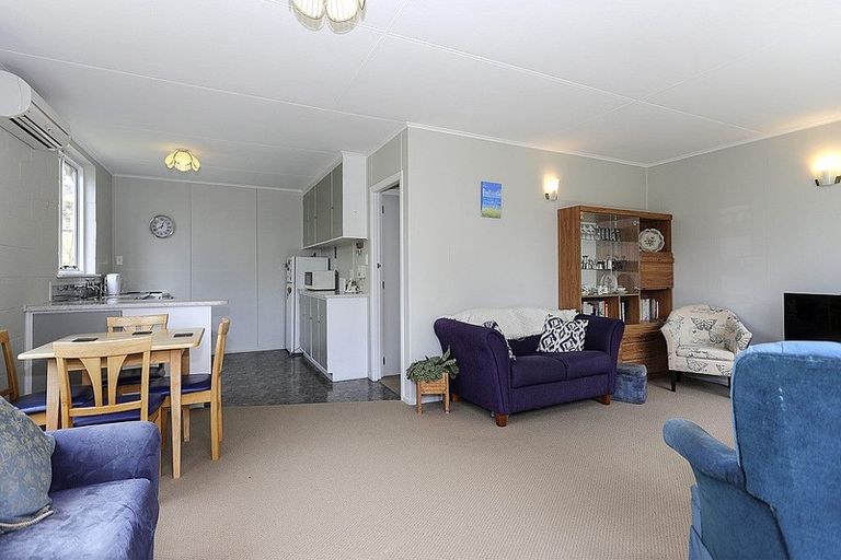 Photo of property in 2/138 Welcome Bay Road, Welcome Bay, Tauranga, 3112