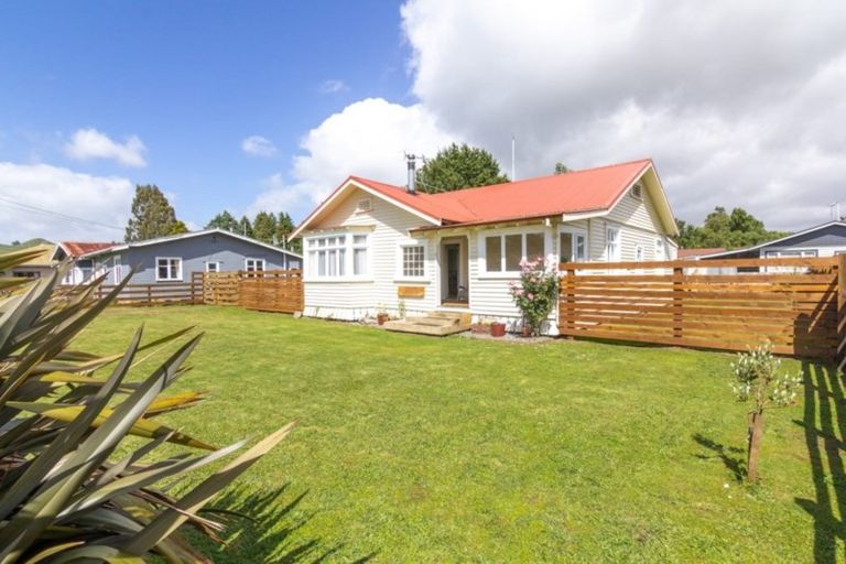 Photo of property in 2 Ballance Street, Raetihi, 4632