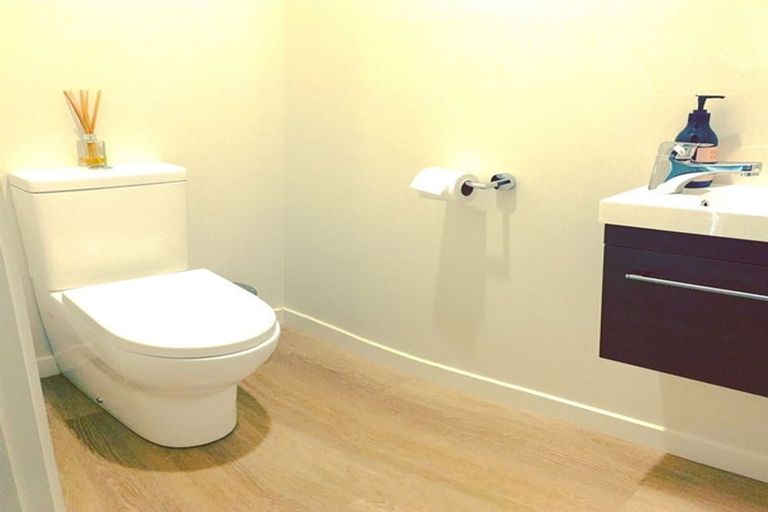 Photo of property in 10 Morepork Way, Arthurs Point, Queenstown, 9371