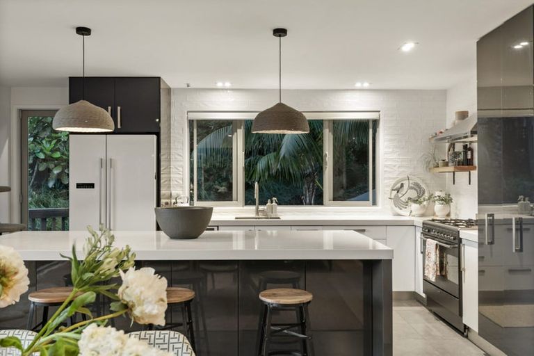 Photo of property in 32a Palmerston Road, Birkenhead, Auckland, 0626