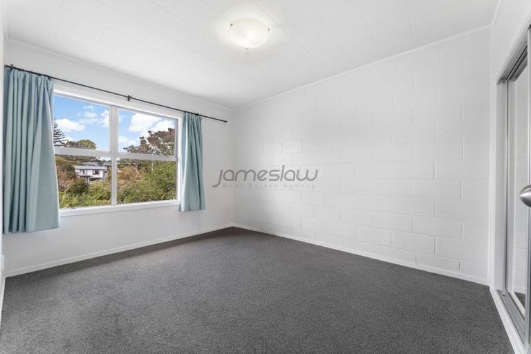 Photo of property in 44 Chippendale Crescent, Birkdale, Auckland, 0626