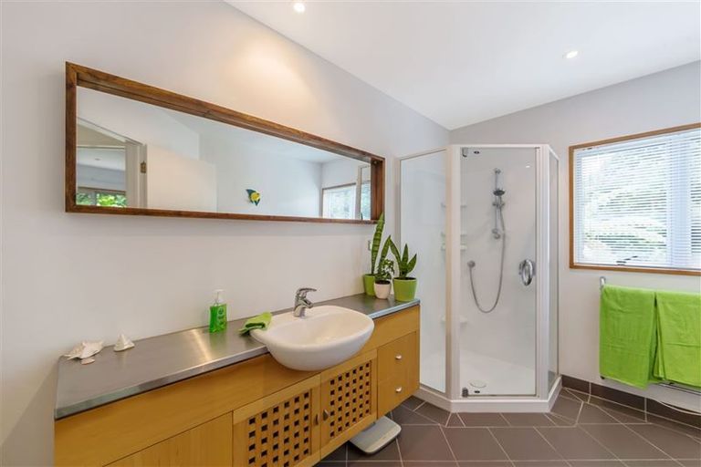 Photo of property in 12 Moreton Drive, Manly, Whangaparaoa, 0930