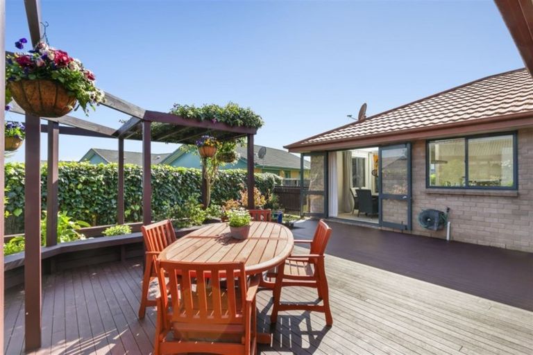 Photo of property in 9 Piriti Drive, Te Atatu Peninsula, Auckland, 0610