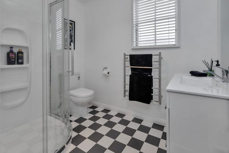 Photo of property in 2 Drummond Street, Regent, Whangarei, 0112