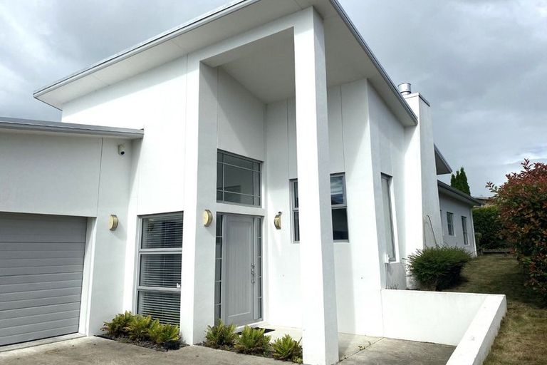 Photo of property in 2 Moonlight Drive, Rototuna North, Hamilton, 3210