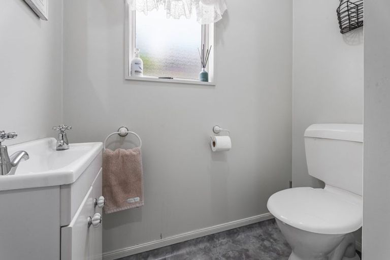 Photo of property in 35 Cromwell Drive, Fitzroy, Hamilton, 3206