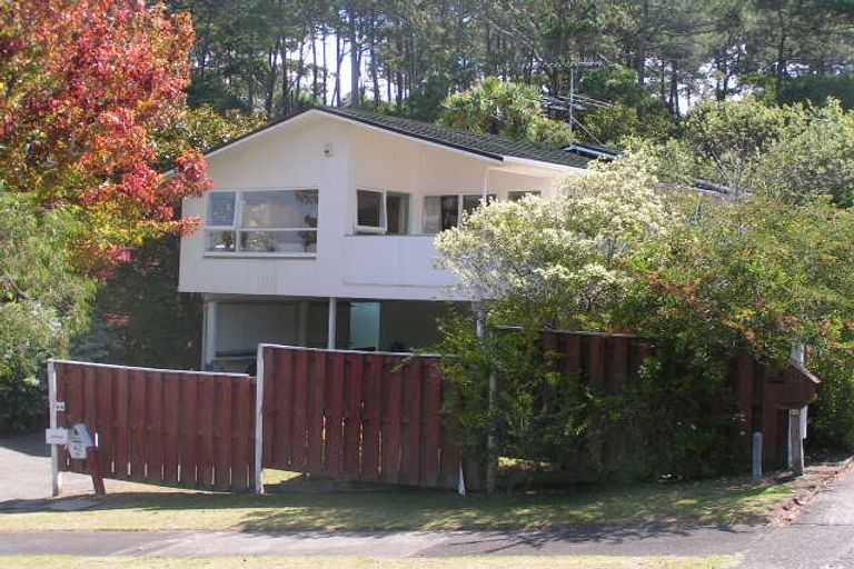 Photo of property in 62 Ravenwood Drive, Forrest Hill, Auckland, 0620