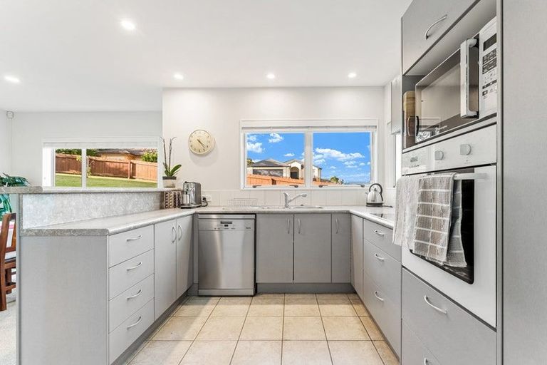 Photo of property in 90 Tauranga Place, Orewa, 0931