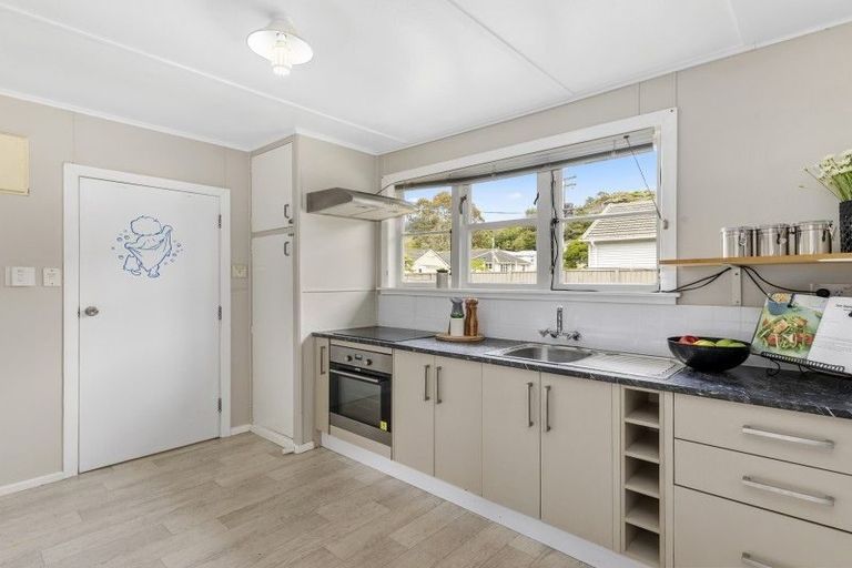 Photo of property in 308 George Street, Stokes Valley, Lower Hutt, 5019
