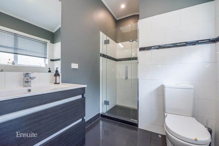 Photo of property in 15 Wilson Grove, Normandale, Lower Hutt, 5010