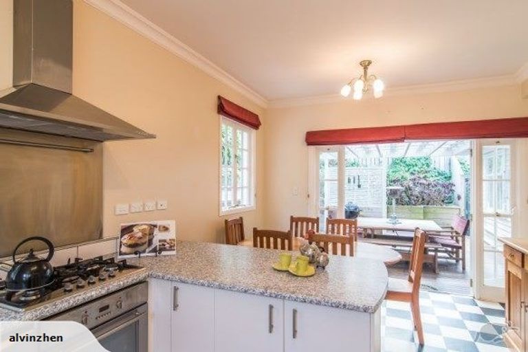 Photo of property in 15 Fitzroy Street, Wadestown, Wellington, 6012