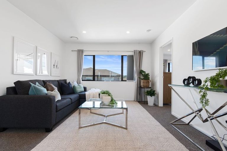 Photo of property in 31 Pohutukawa Parade, Riverhead, 0820