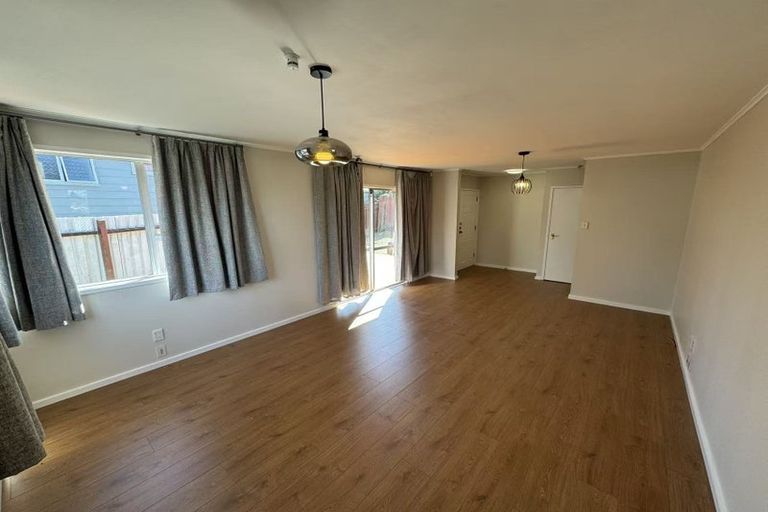 Photo of property in 16 Newham Place, Henderson, Auckland, 0612