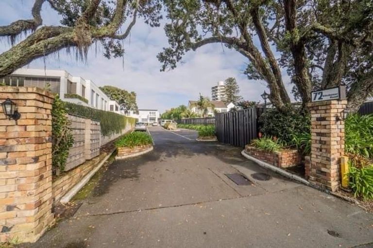 Photo of property in 1/72l Kitchener Road, Milford, Auckland, 0620