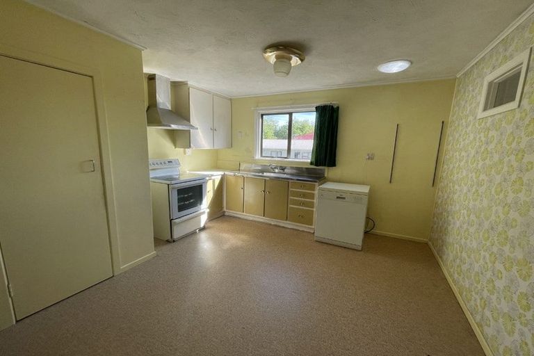 Photo of property in 71 Seabrook Avenue, New Lynn, Auckland, 0600