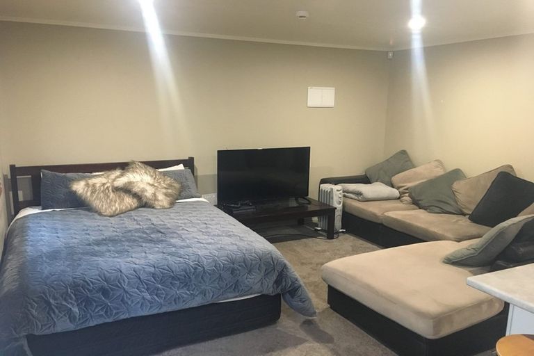 Photo of property in 82 Hill Road, Hillpark, Auckland, 2102