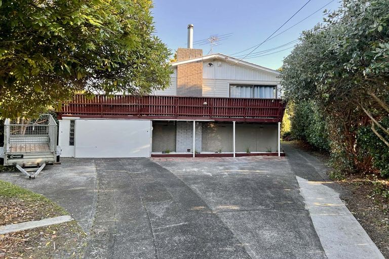 Photo of property in 8 Coletta Lane, Te Atatu South, Auckland, 0610