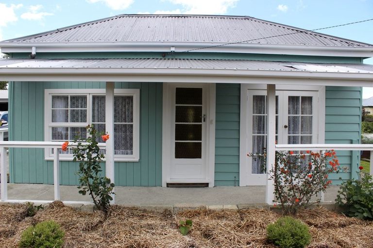 Photo of property in 14 George Street, Waimate, 7924