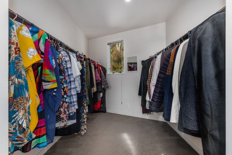 Photo of property in 32 Paremata Crescent, Paremata, Porirua, 5024