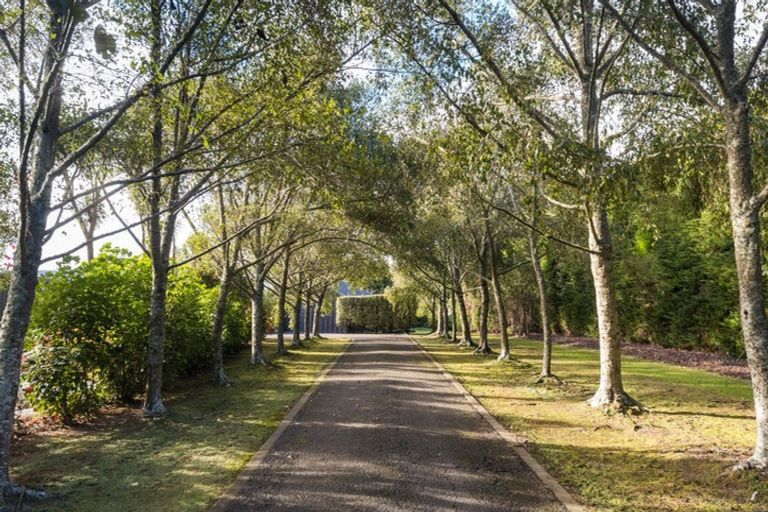 Photo of property in 38 Titirangi Drive, Fitzherbert, Palmerston North, 4471