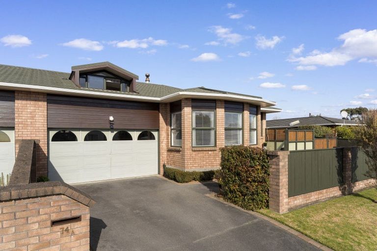 Photo of property in 74a Eatwell Avenue, Paraparaumu Beach, Paraparaumu, 5032