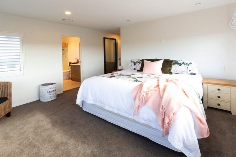 Photo of property in 30 Boocock Crescent, Orewa, 0931