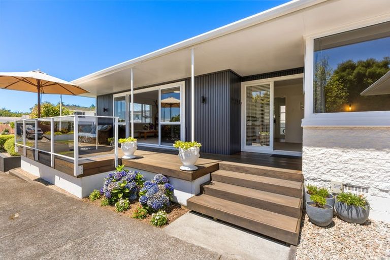 Photo of property in 46 Nevada Drive, Merrilands, New Plymouth, 4312