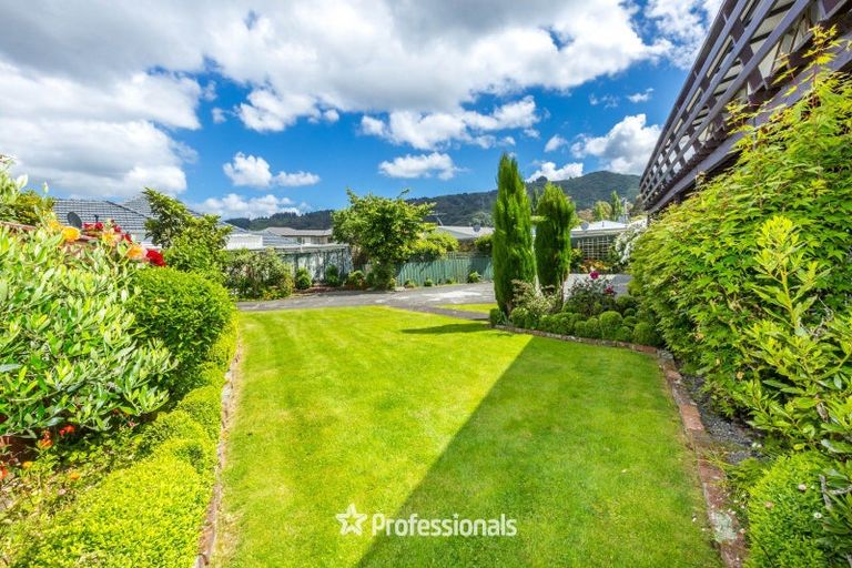 Photo of property in 22a Oxford Crescent, Ebdentown, Upper Hutt, 5018