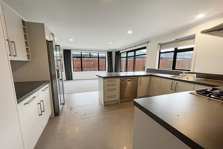 Photo of property in 8 Levi Place, Kelvin Grove, Palmerston North, 4414