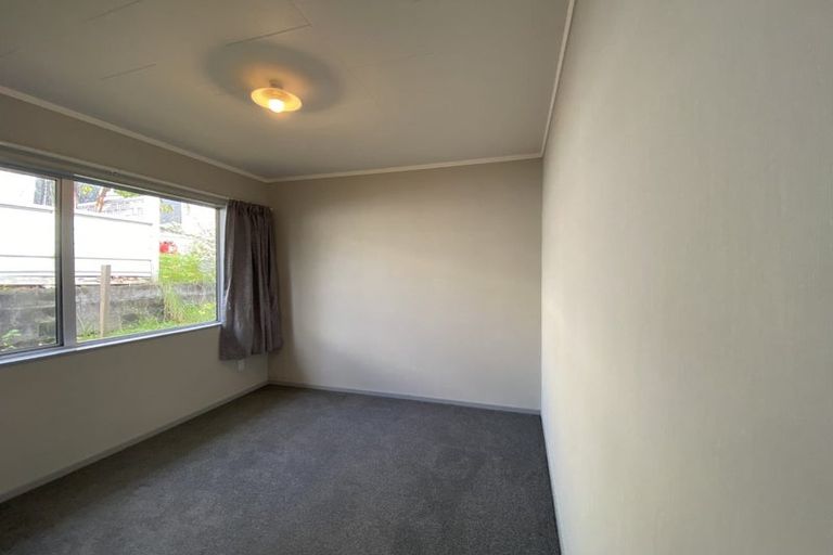 Photo of property in 4 Euclid Street, Vogeltown, New Plymouth, 4310