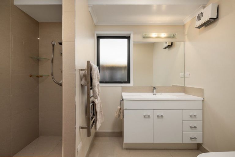 Photo of property in 153 Oteki Park Drive, Welcome Bay, Tauranga, 3112