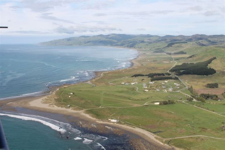 Photo of property in 15 Nunu Drive, Flat Point, Masterton, 5883