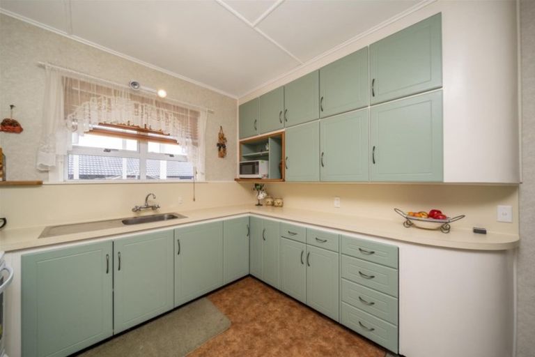 Photo of property in 187 Waihi Road, Hawera, 4610