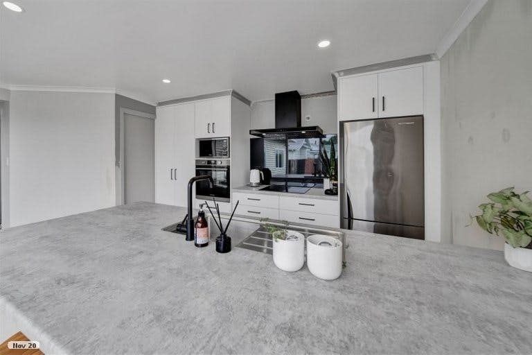 Photo of property in 24 Disraeli Street, Hawera, 4610