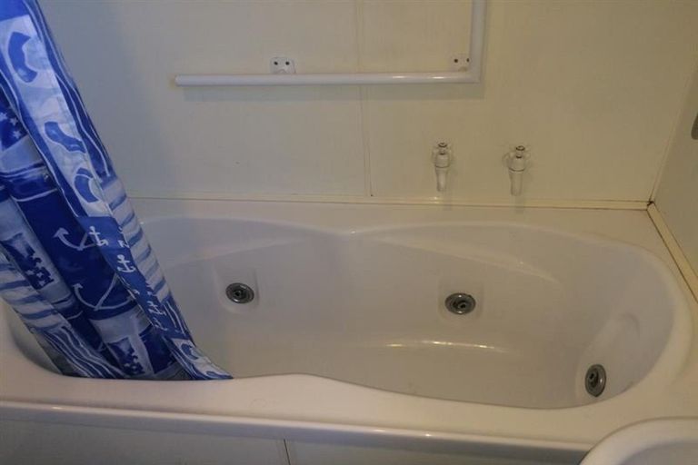 Photo of property in 12 Friesian Drive, Mangere, Auckland, 2022