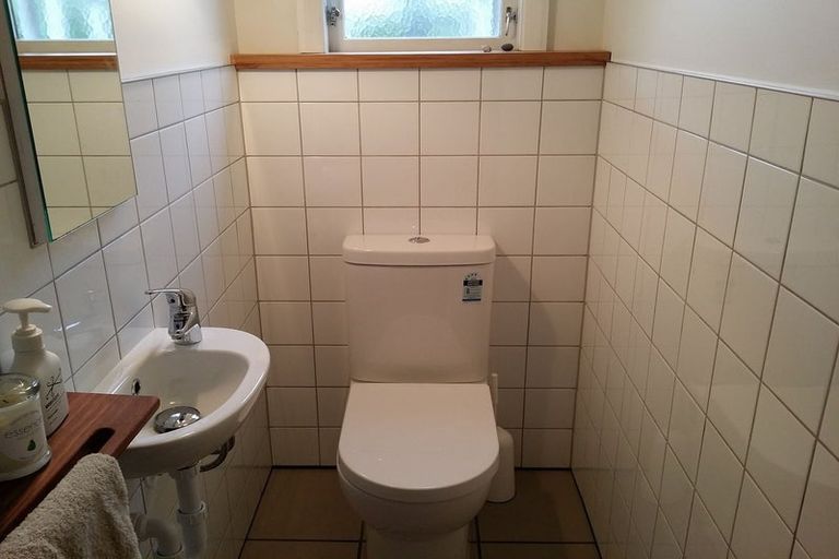 Photo of property in 98a Totara Road, Miramar, Wellington, 6022