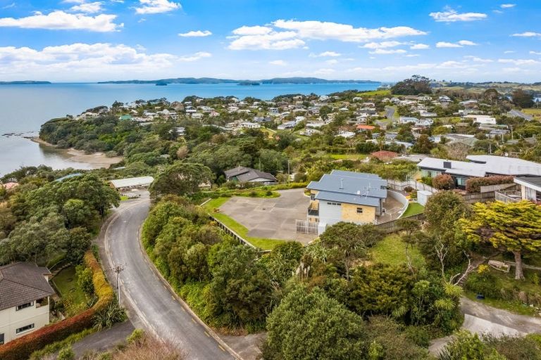 Photo of property in 10 Rangimaarie Crescent, Snells Beach, 0920