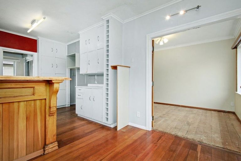 Photo of property in 142 Main Road, Tawa, Wellington, 5028