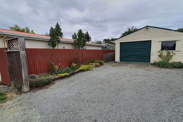 Photo of property in 90 Rhodes Street, Waimate, 7924