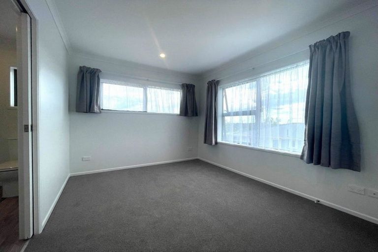 Photo of property in 51 Verran Road, Birkenhead, Auckland, 0626