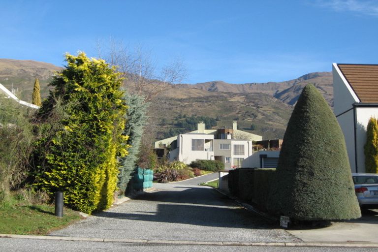 Photo of property in 35 Sargood Drive, Wanaka, 9305