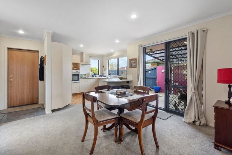 Photo of property in 16 Archer Court, Hamilton East, Hamilton, 3216