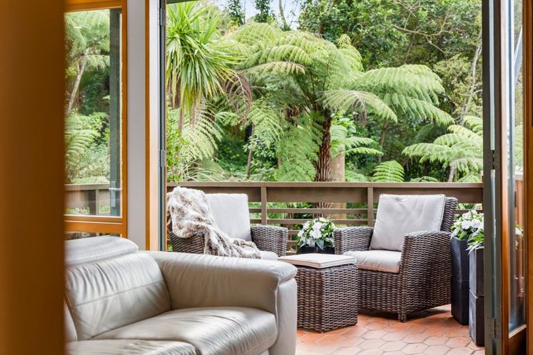 Photo of property in 50 Braemar Road, Castor Bay, Auckland, 0620