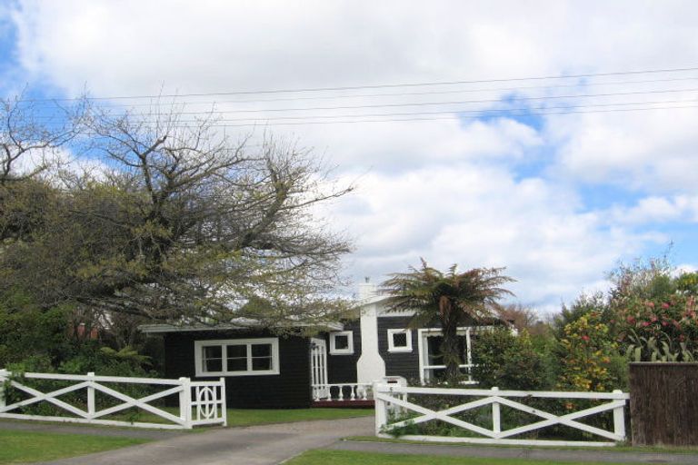 Photo of property in 5 Henry Hill Road, Taupo, 3330