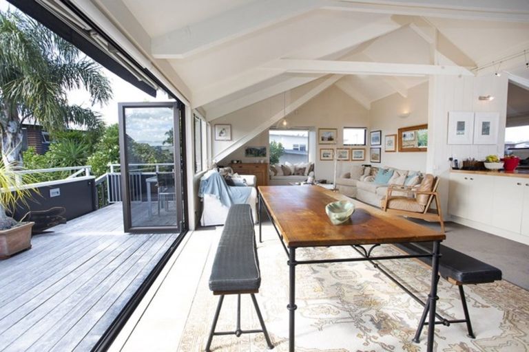 Photo of property in 614 Harbour View Road, Whangamata, 3620