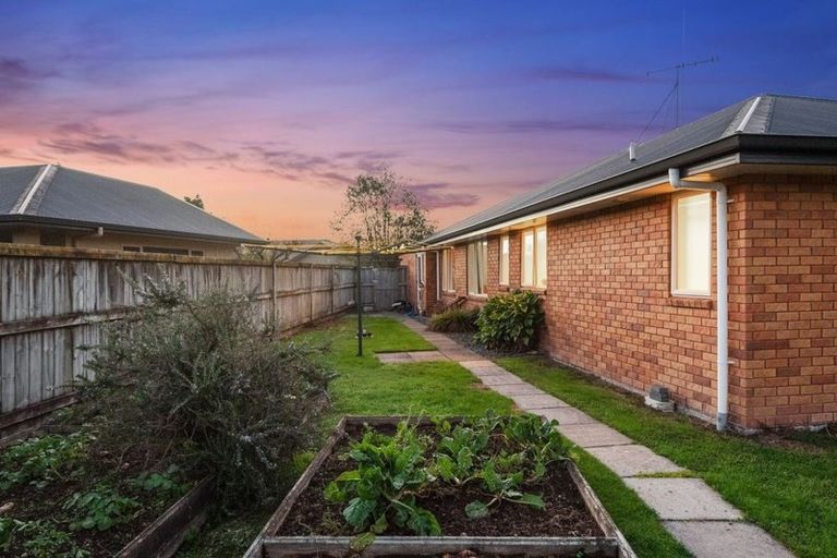 Photo of property in 22 Coleraine Drive, Rototuna, Hamilton, 3210