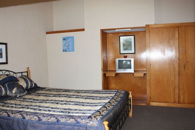 Photo of property in 71 Neville Street, Caversham, Dunedin, 9012