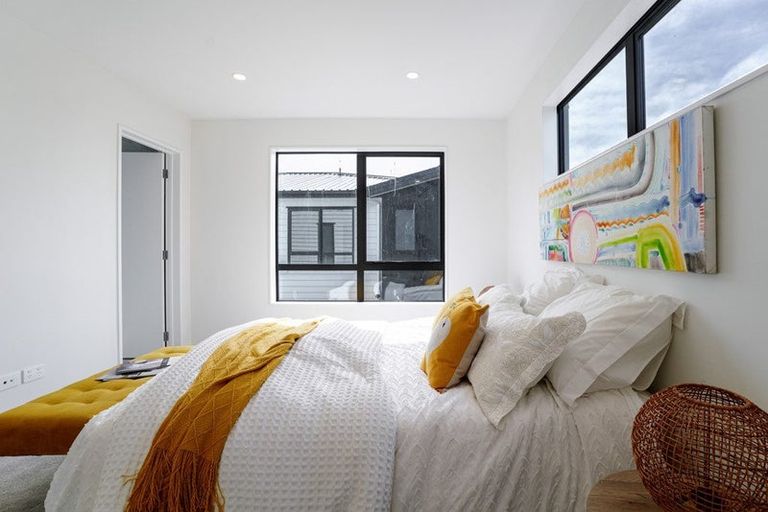 Photo of property in 4b Unsworth Drive, Unsworth Heights, Auckland, 0632