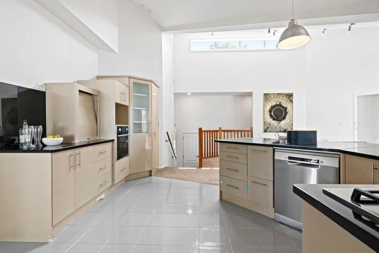 Photo of property in 14 Kinleith Way, Albany, Auckland, 0632