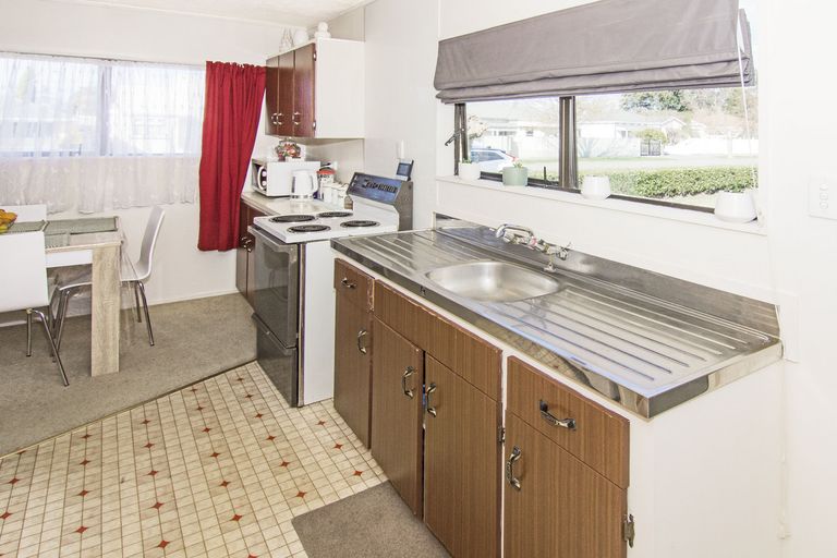 Photo of property in 10 Hogg Crescent, Masterton, 5810